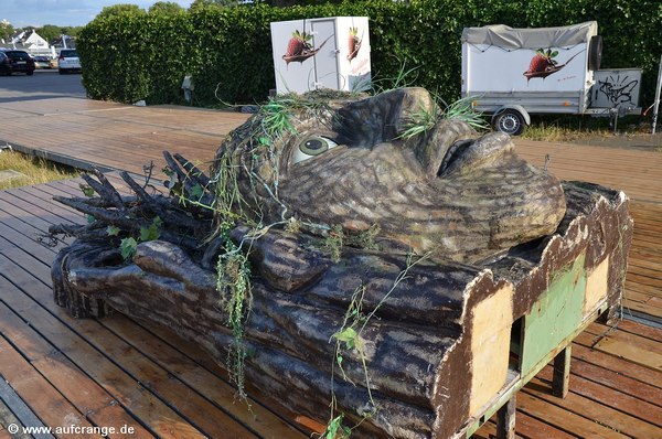 bilder aufbau cranger kirmes 09juli 2019