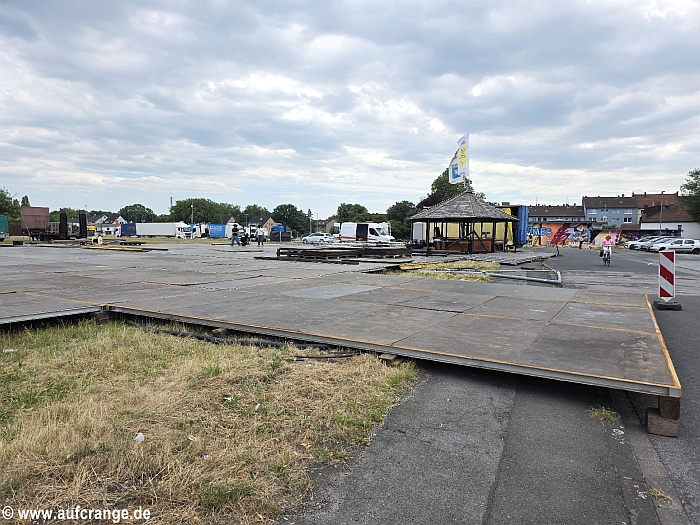bilder aufbau cranger kirmes 04juli26