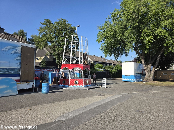 bilder aufbau cranger kirmes 15juli26 backfischrutsche
